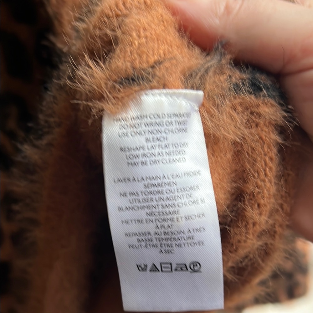 NWOT Leopard Print Off-Shoulder Sweater - Picture 6 of 9